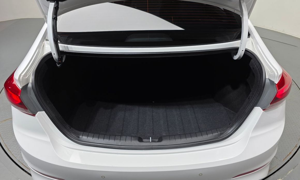 Hyundai AVANTE 2017