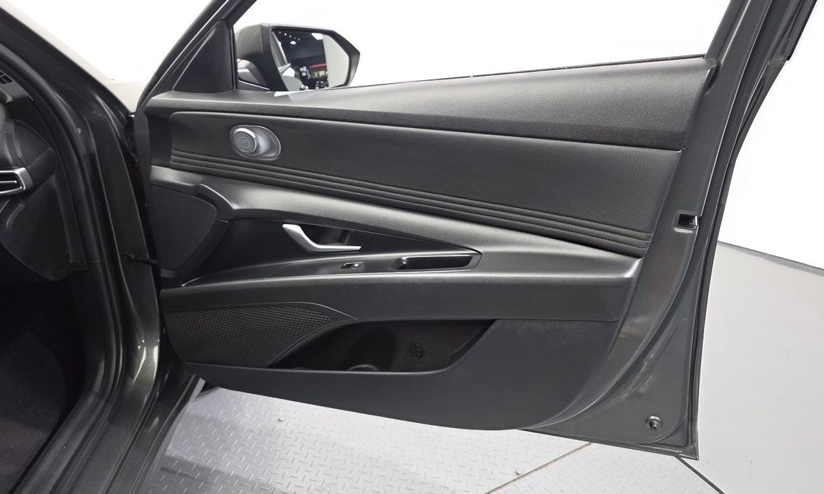 Hyundai AVANTE 2023
