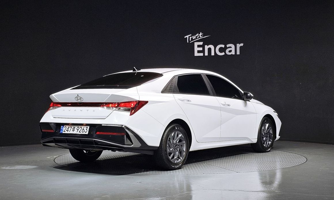 Hyundai AVANTE 2024