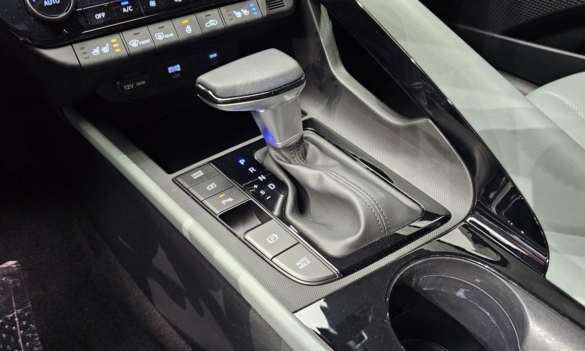 Hyundai AVANTE 2024