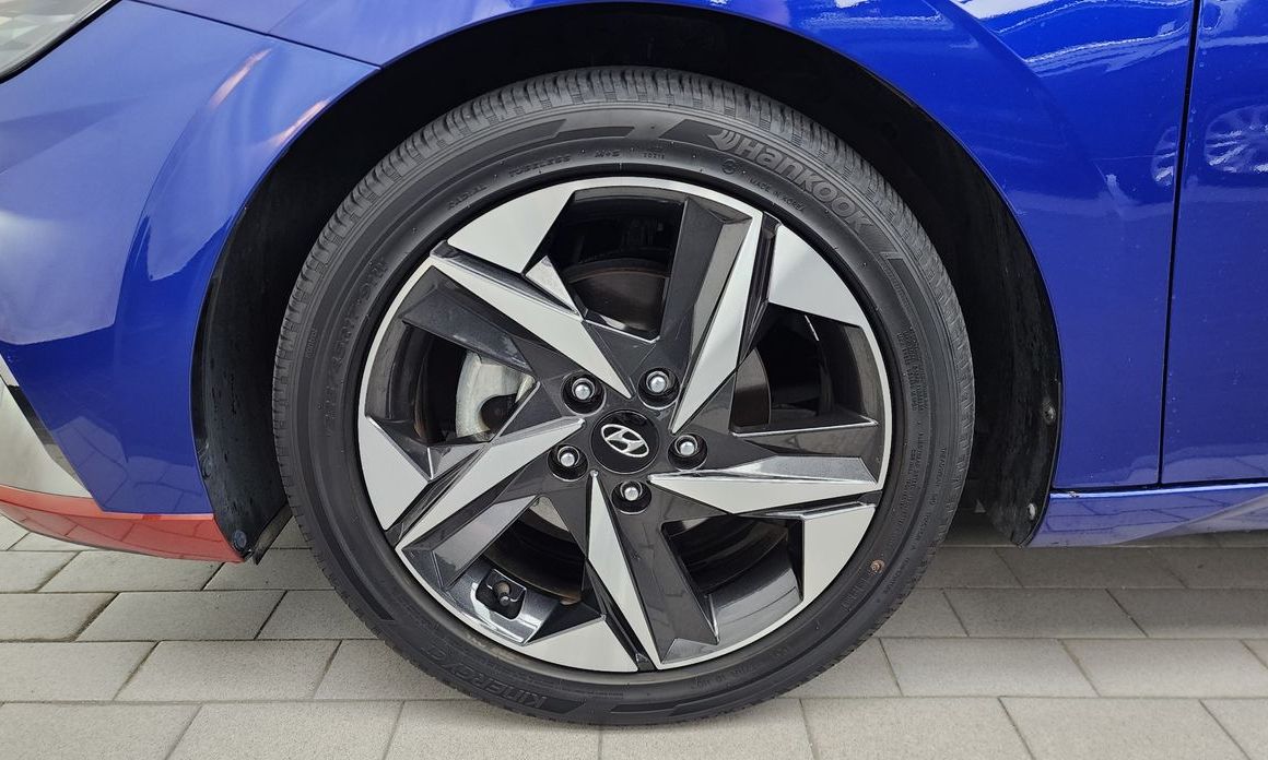 Hyundai AVANTE 2021