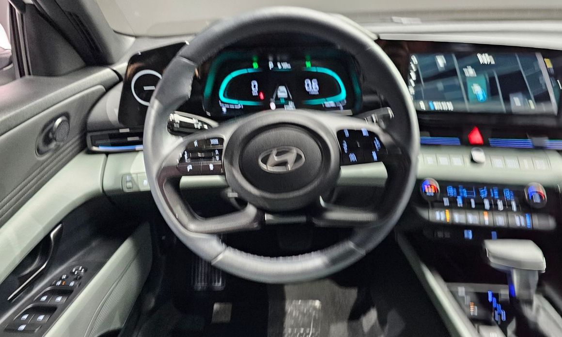 Hyundai AVANTE 2024