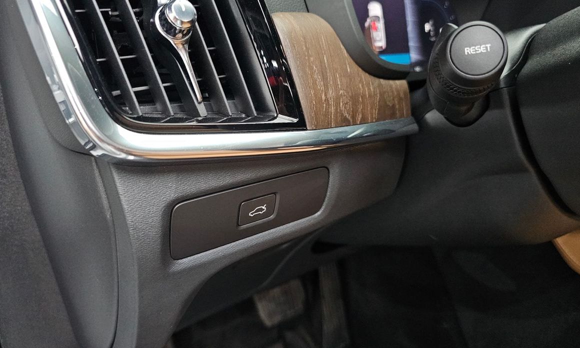 Volvo V90 2023
