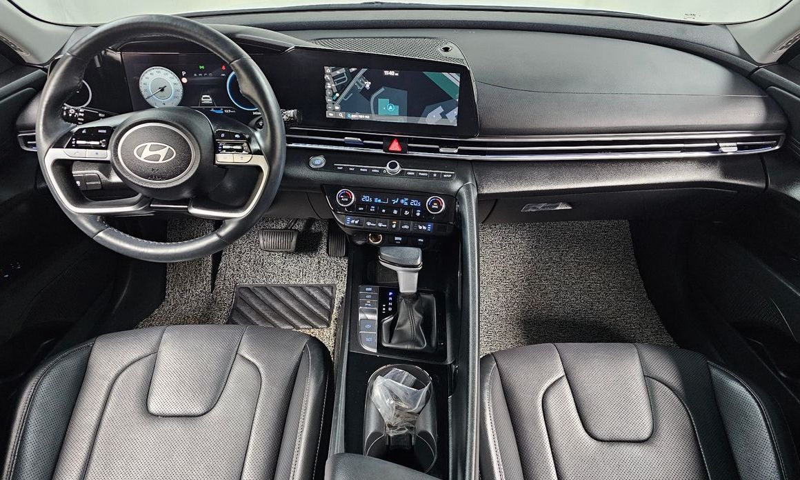 Hyundai AVANTE 2024
