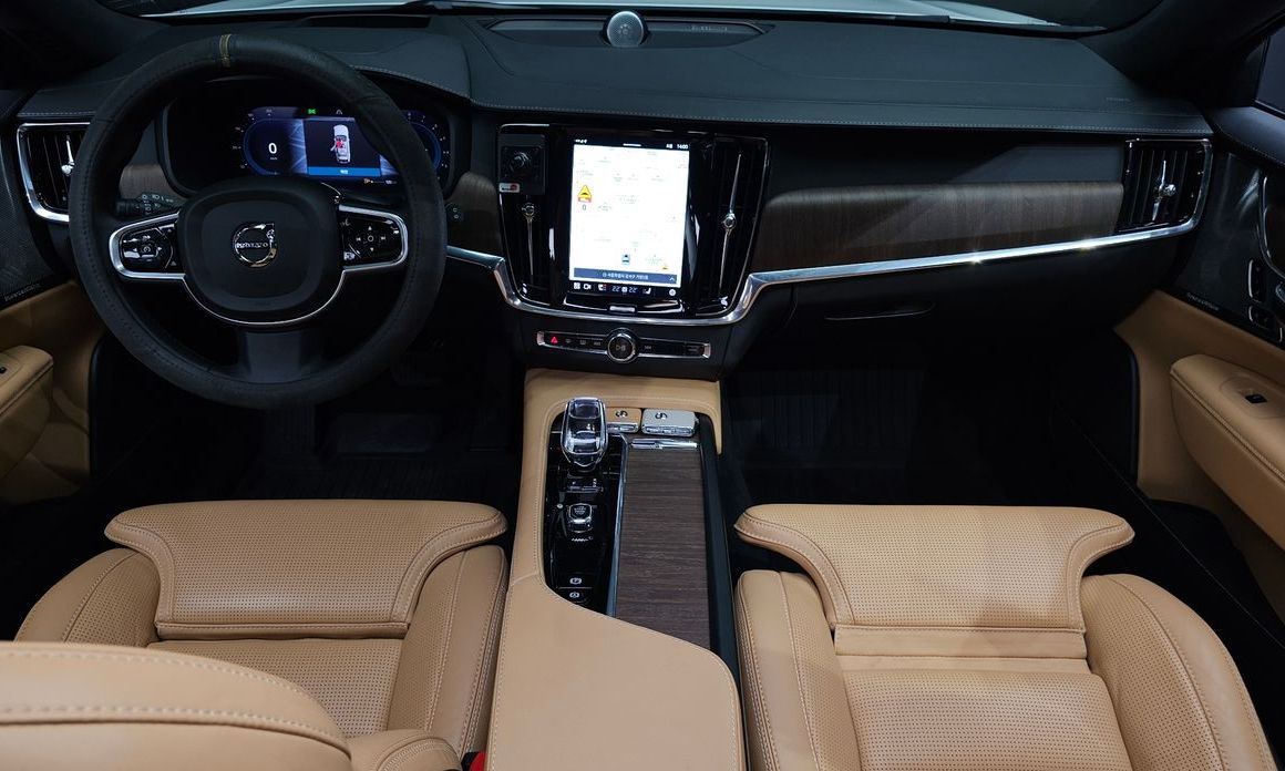 Volvo V90 2023