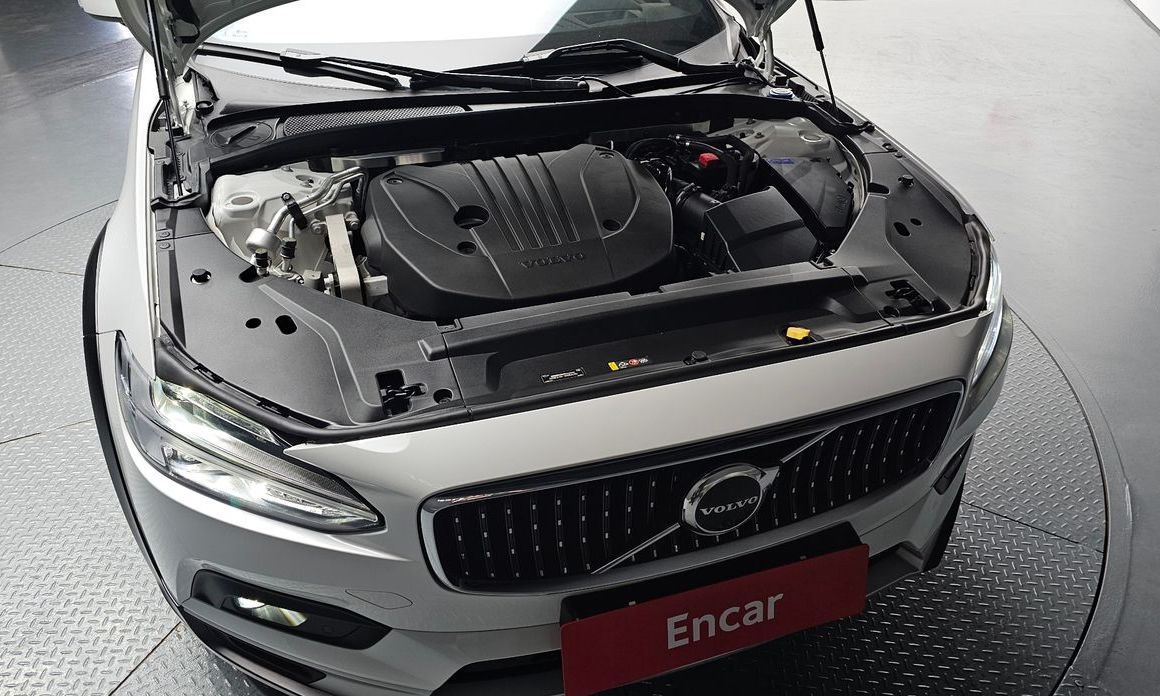 Volvo V90 2023