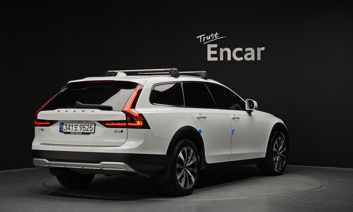 Volvo V90 2023