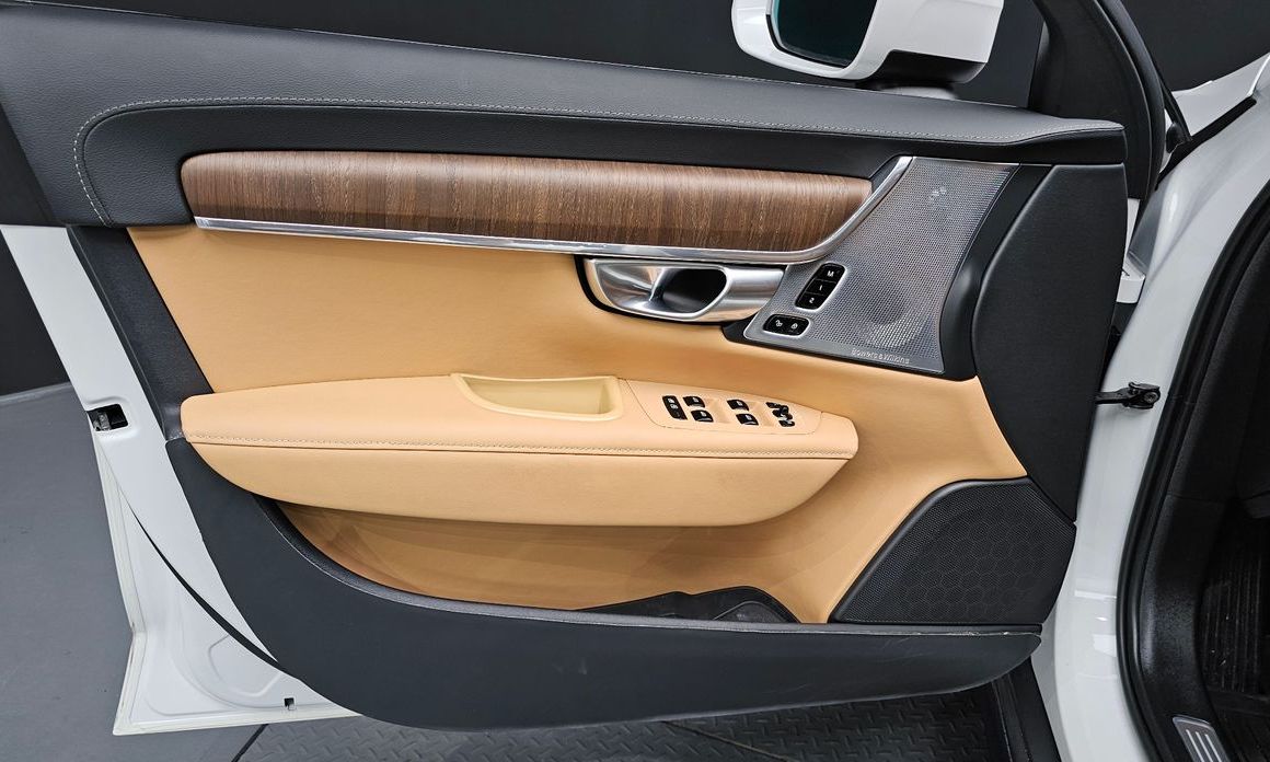 Volvo V90 2023