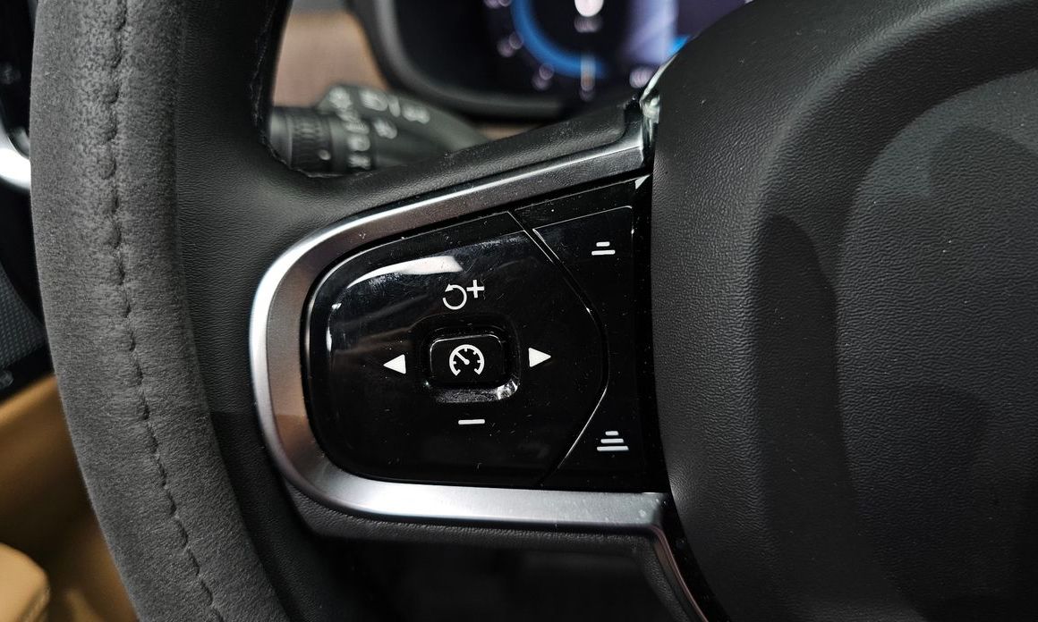 Volvo V90 2023