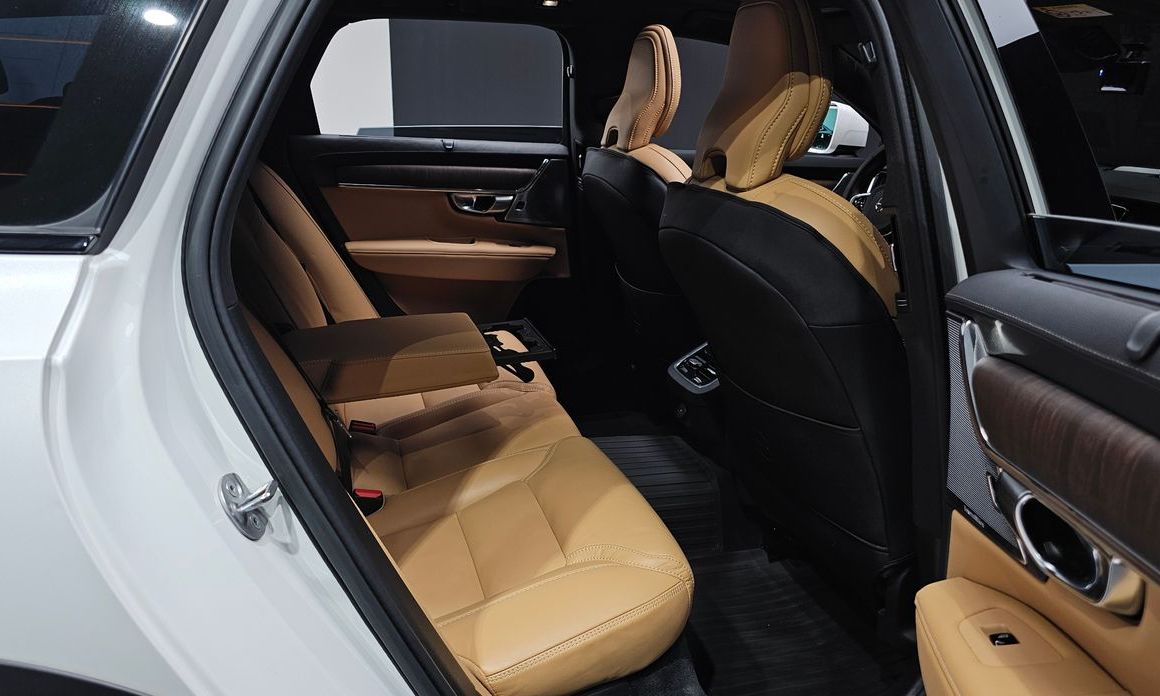 Volvo V90 2023