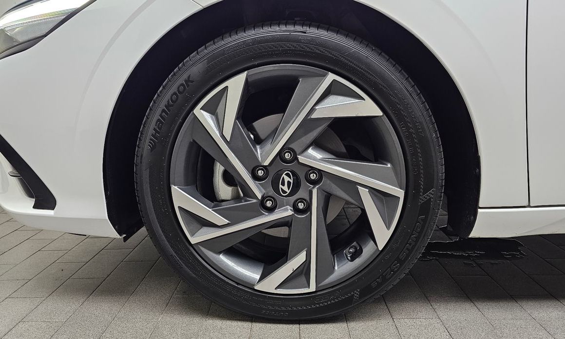 Hyundai AVANTE 2024
