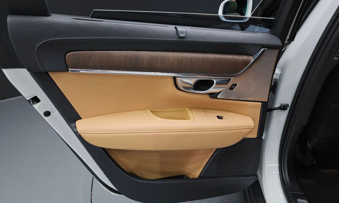 Volvo V90 2023