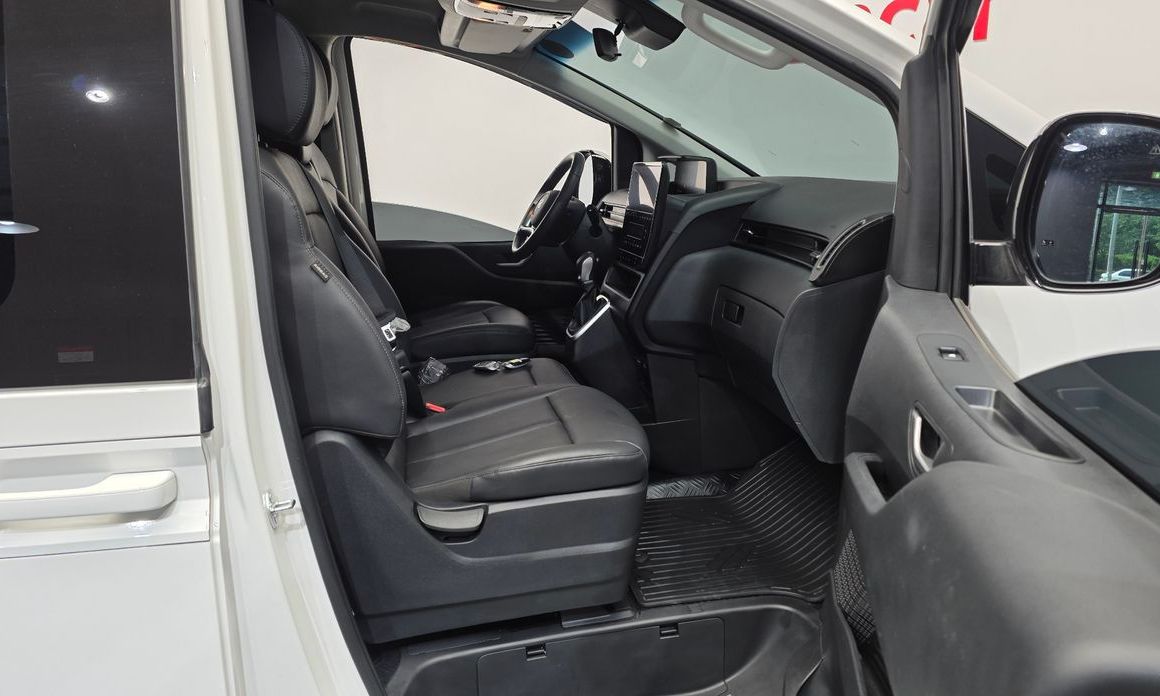 Hyundai Staria 2024