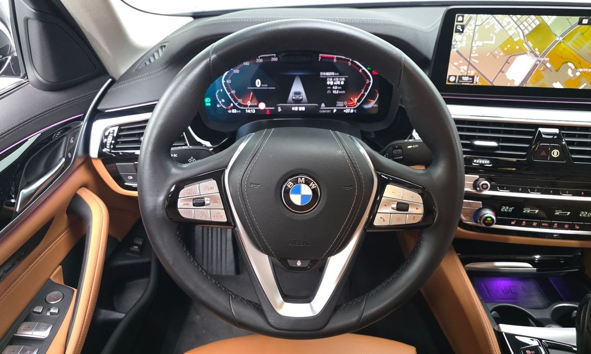 BMW 5-Series 2022