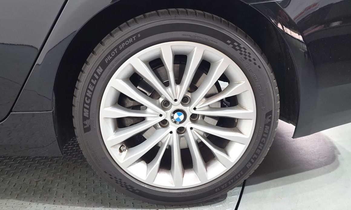 BMW 5-Series 2022
