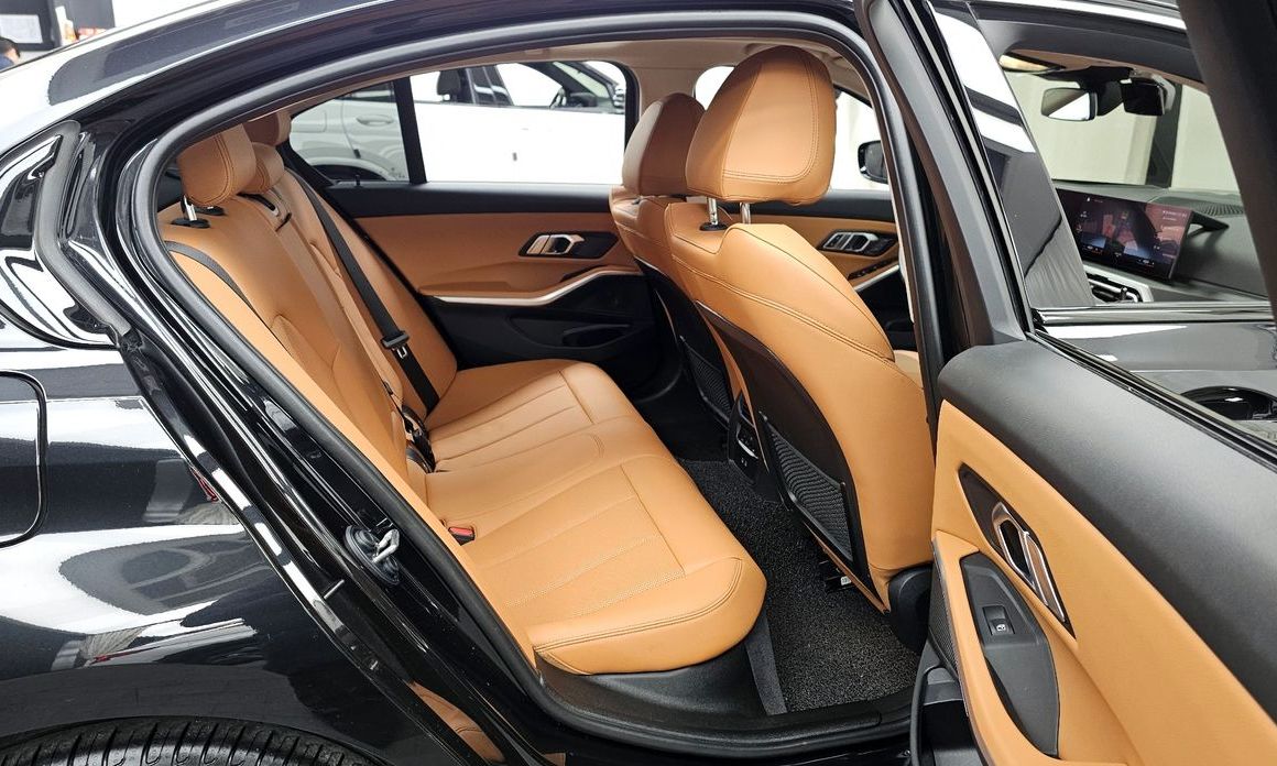 BMW 3-Series 2023