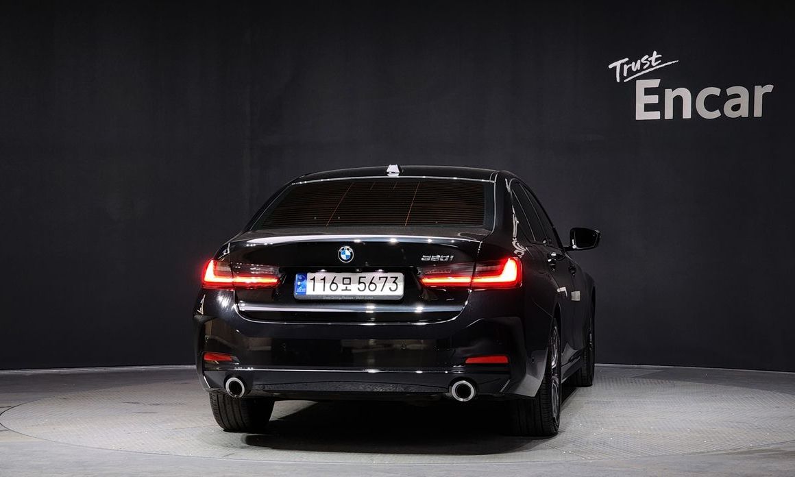 BMW 3-Series 2023
