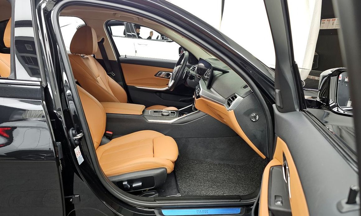 BMW 3-Series 2023