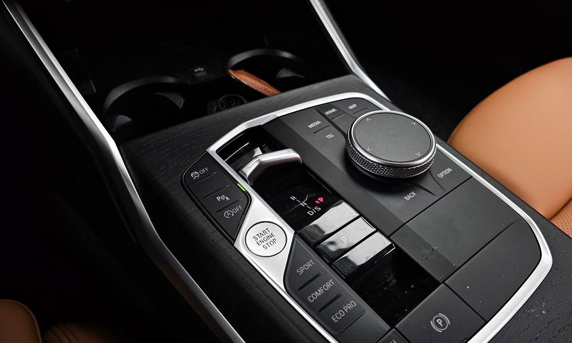 BMW 3-Series 2023