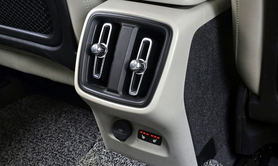Volvo XC40 2023