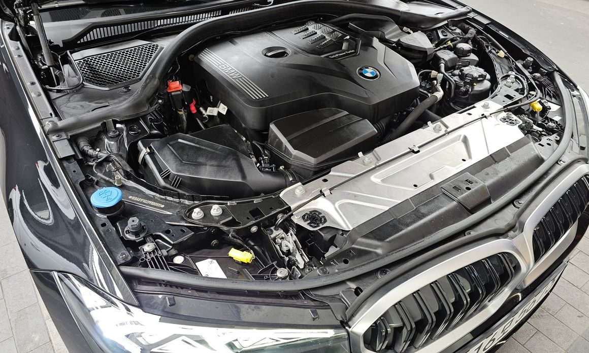 BMW 3-Series 2023