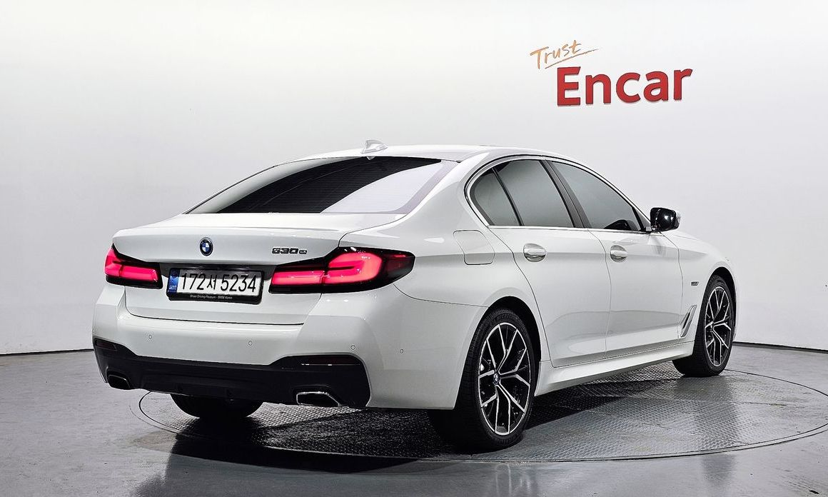 BMW 5-Series 2022
