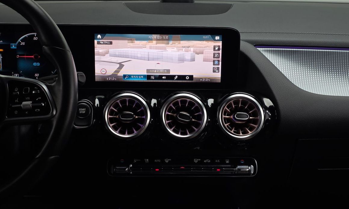 Mercedes-Benz EQA 2021