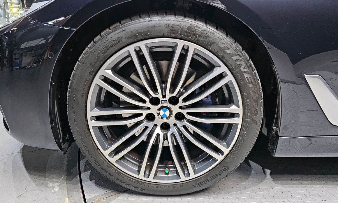 BMW 5-Series 2020