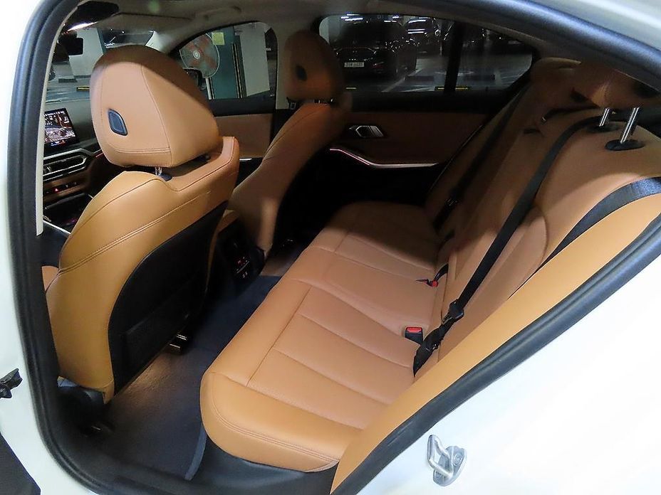 BMW 3-Series 2023