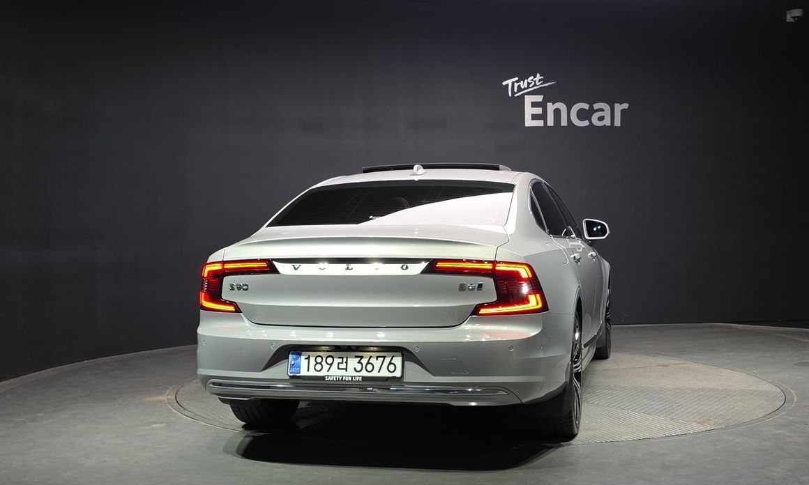 Volvo S90 2023