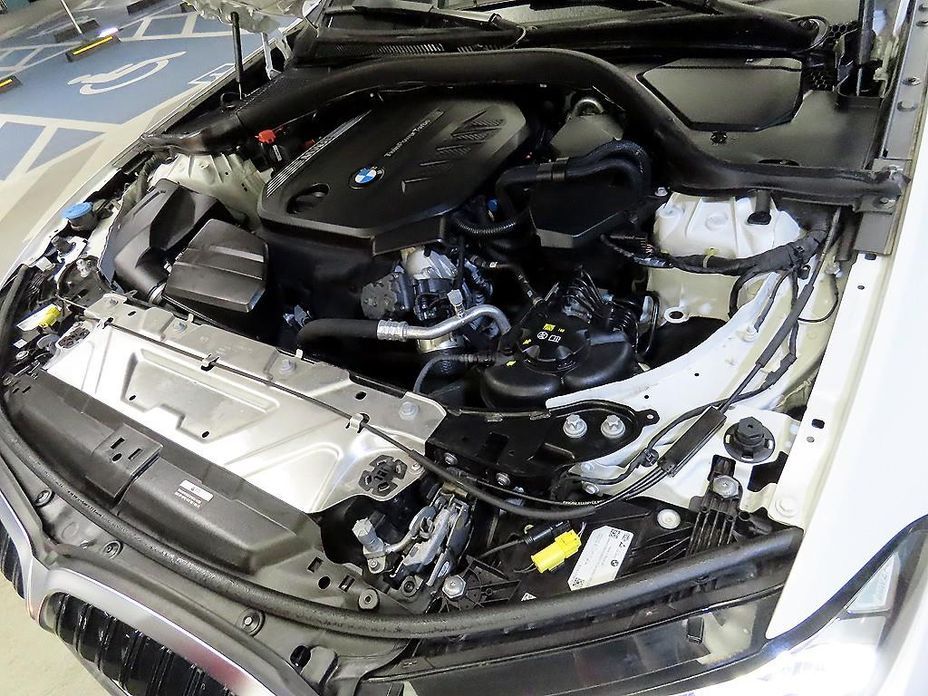 BMW 3-Series 2023