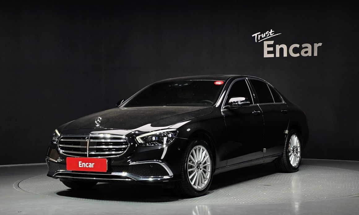 Mercedes-Benz E-Class 2022