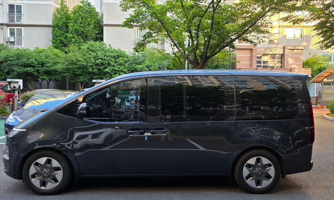 Hyundai Staria 2025