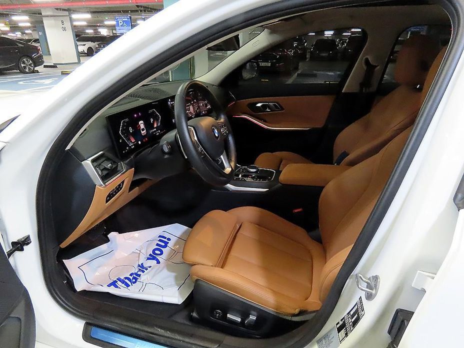 BMW 3-Series 2023