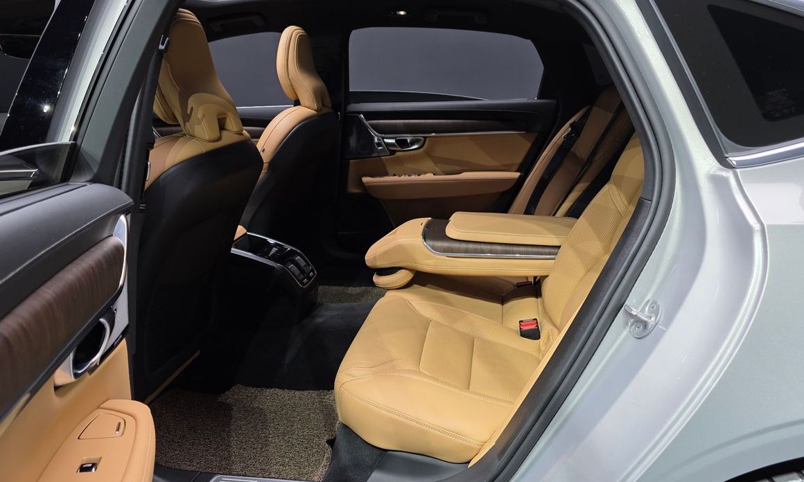 Volvo S90 2023