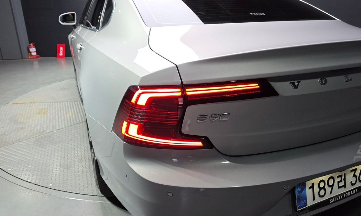 Volvo S90 2023