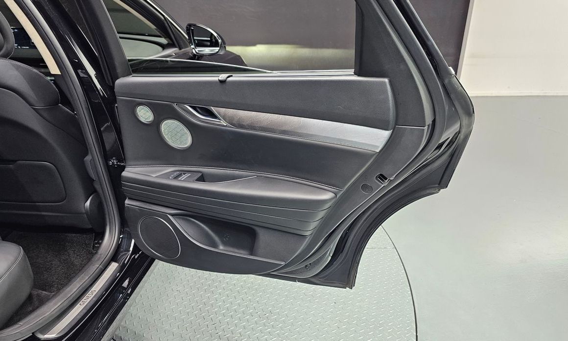 Genesis G80 2023