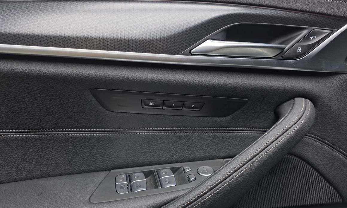 BMW 5-Series 2023