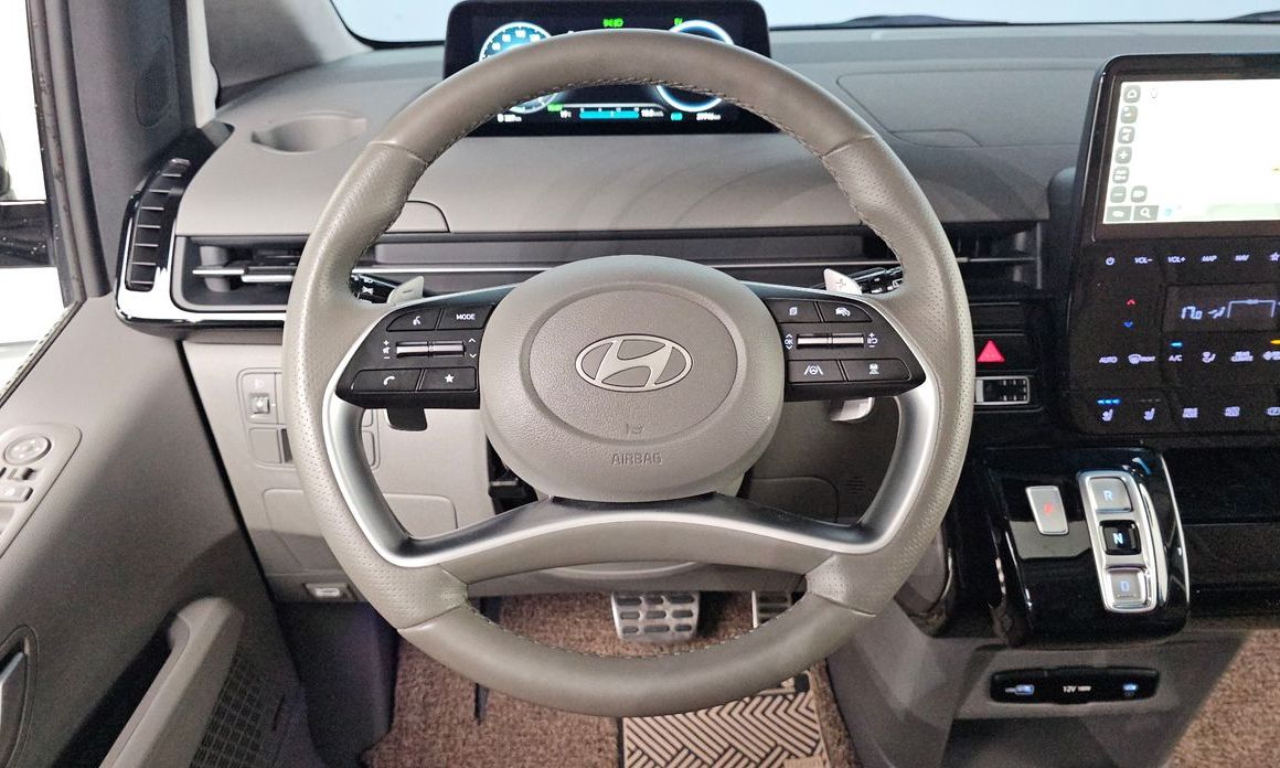 Hyundai Staria 2025