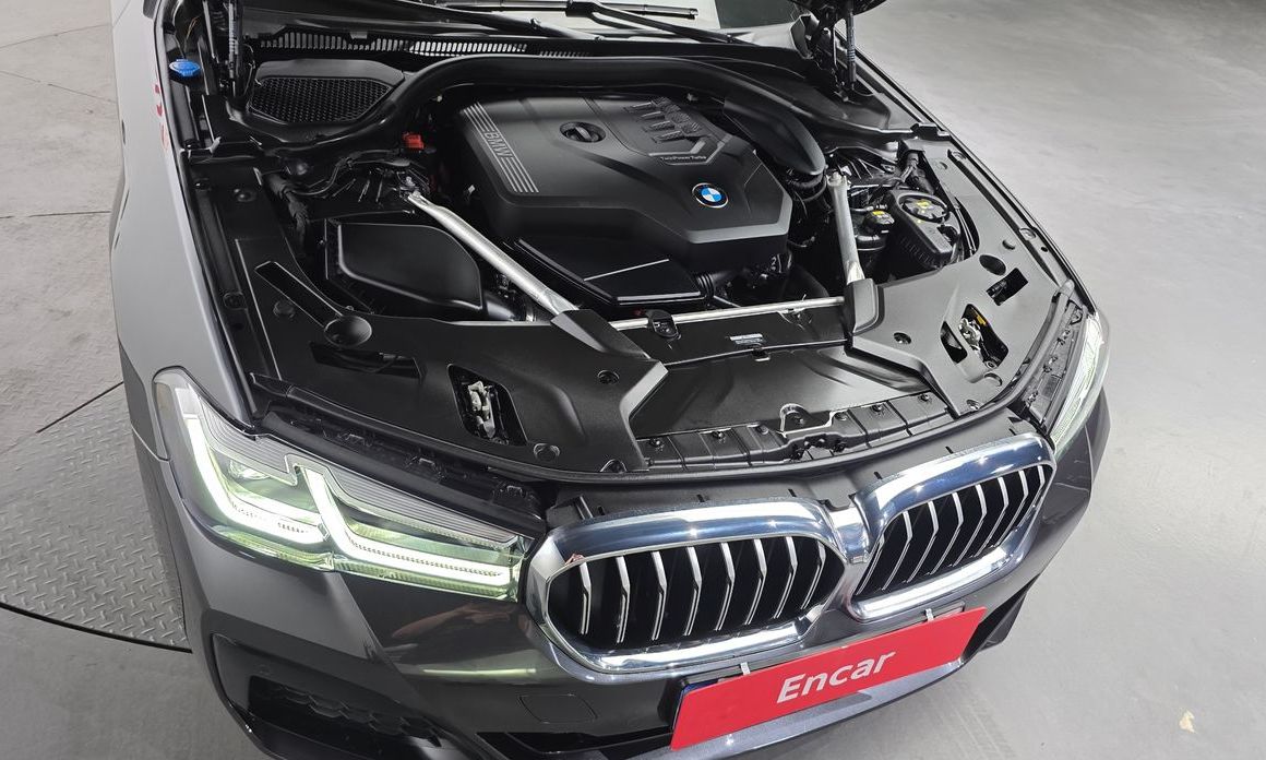 BMW 5-Series 2022