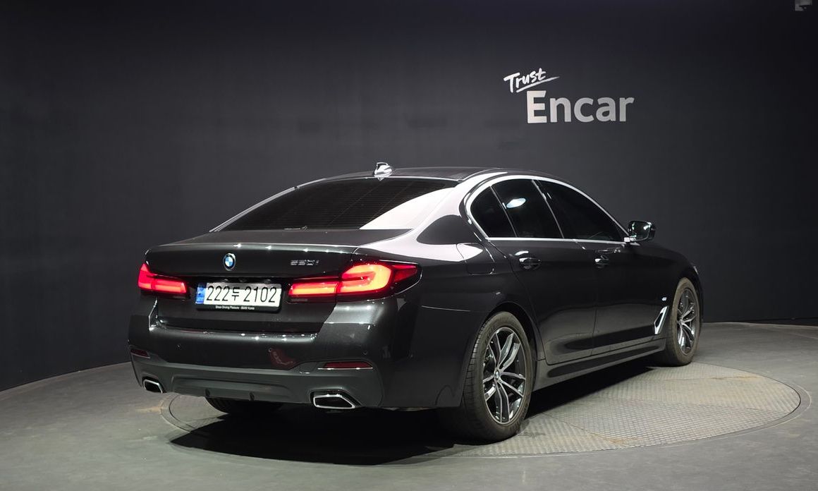 BMW 5-Series 2023