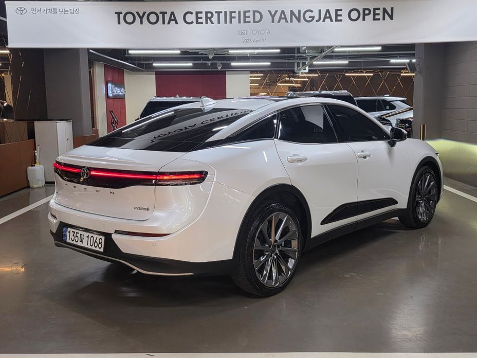 Toyota Crown 2023