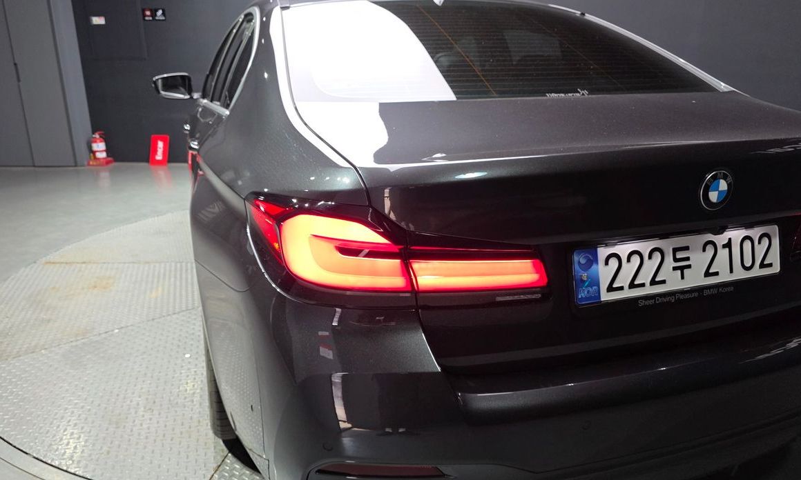 BMW 5-Series 2023
