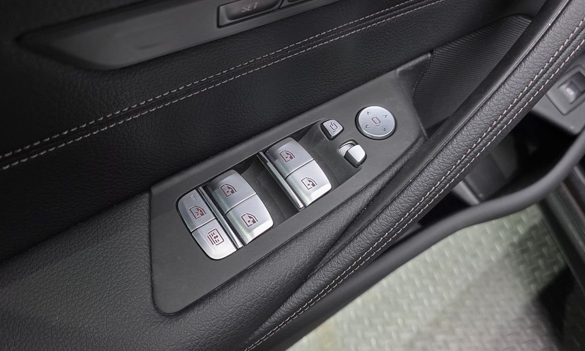 BMW 5-Series 2023