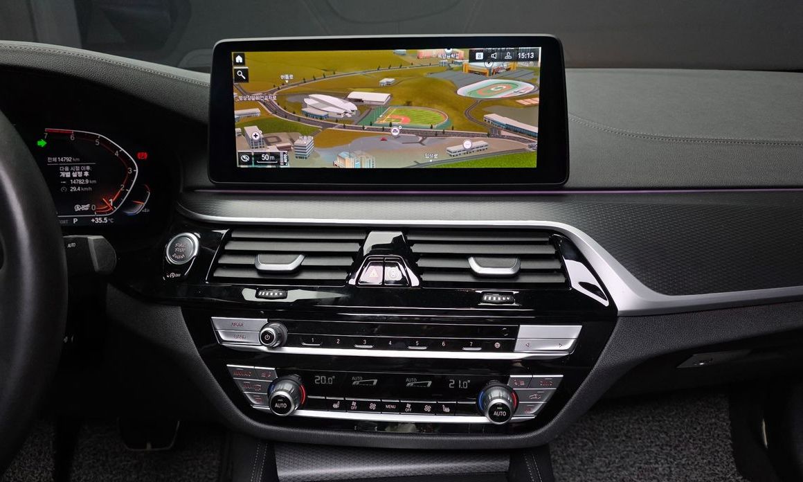 BMW 5-Series 2023