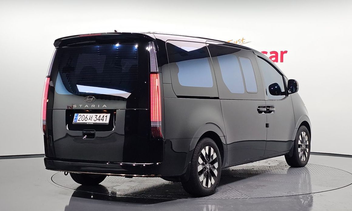 Hyundai Staria 2025