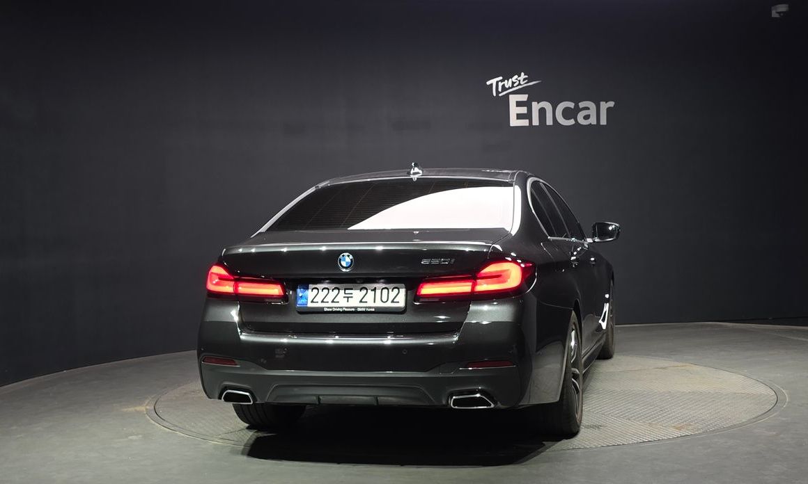 BMW 5-Series 2023