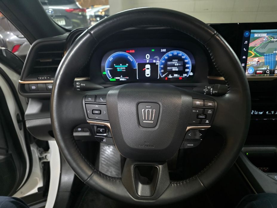 Toyota Crown 2023