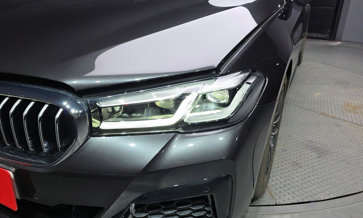 BMW 5-Series 2023