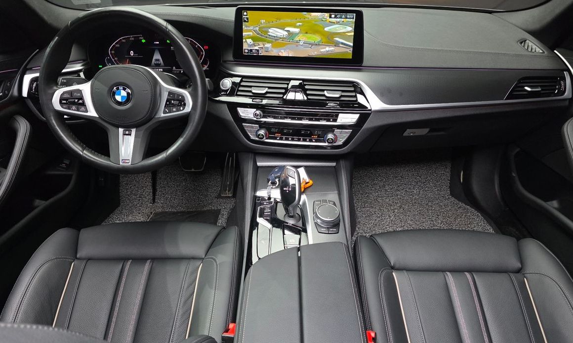 BMW 5-Series 2023